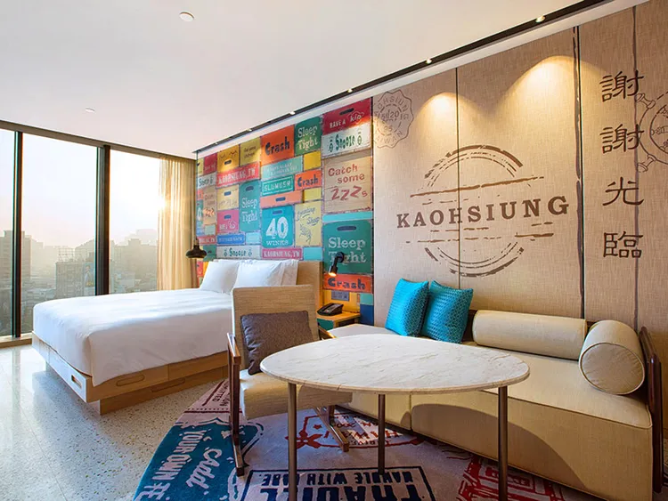 融合高雄港都特色為設計理念的「高雄中央公園英迪格酒店」，特色性十足。易遊網提供