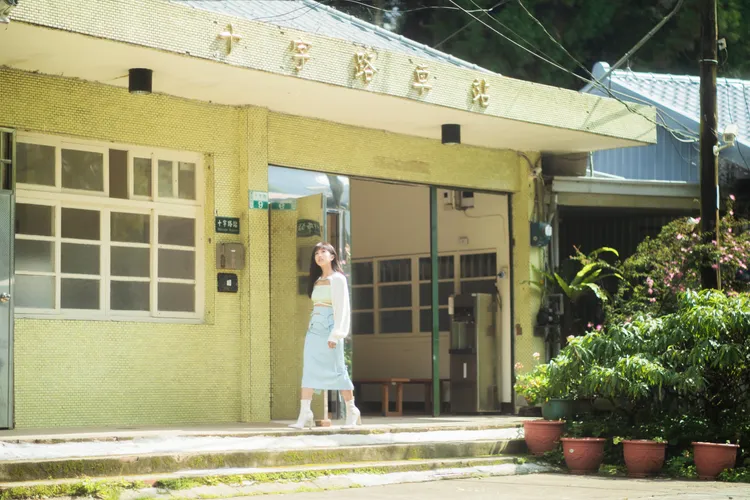 蔡佩軒穿高跟鞋拍MV非常辛苦。索尼提供