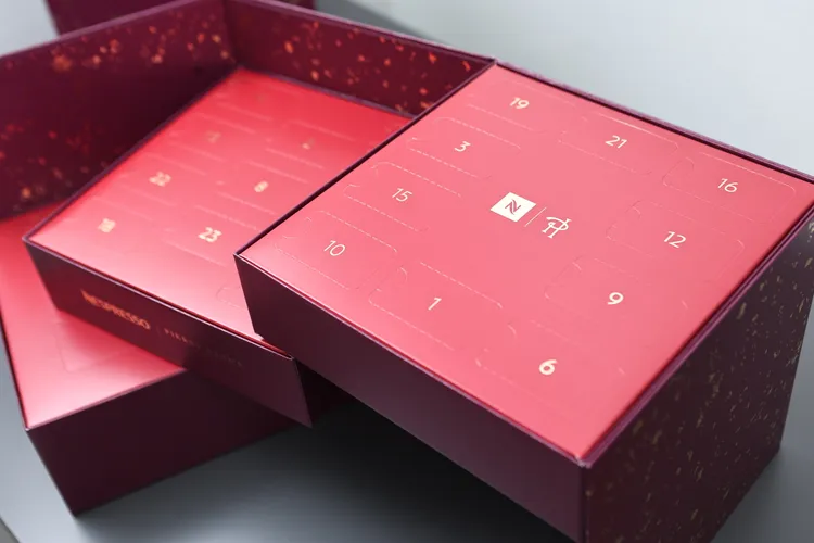 一連24天，以星耀巴黎耶誕倒數月曆開啟不同的驚喜。翁玉信攝