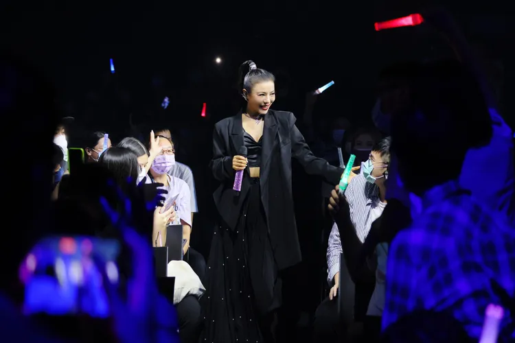 丁噹開場從觀眾席現身。相信音樂提供