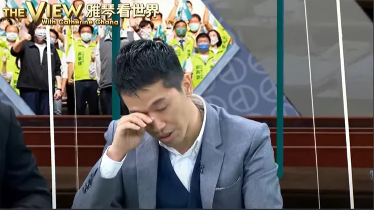 何志偉在節目中忍不住落淚。翻攝自YT頻道《年代新聞CH50》「雅琴看世界」