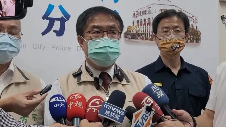 黃偉哲表示，警方積極偵辦，打擊犯罪，沒有選舉假期。劉榮輝攝