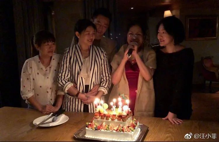 汪小菲和大S一家和樂融融情景已成往事。翻攝汪小菲微博