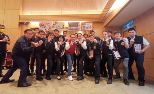 「台版柬埔寨」新北警揪祸源逮35嫌　侯友宜今表扬有功人员
