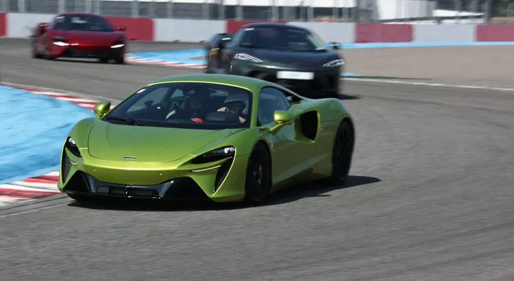 賽道操練Artura，有一種愈開愈熟、更想把其逼至極限的慾望。翁玉信攝