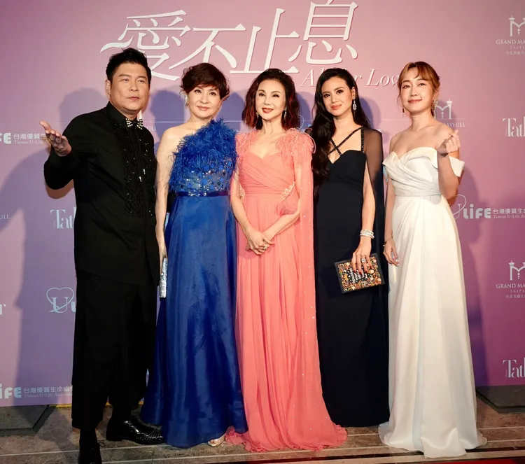 曾國城(左起)、方芳芳、謝玲玲、林恬兒與巴鈺獻身公益。陳德興攝