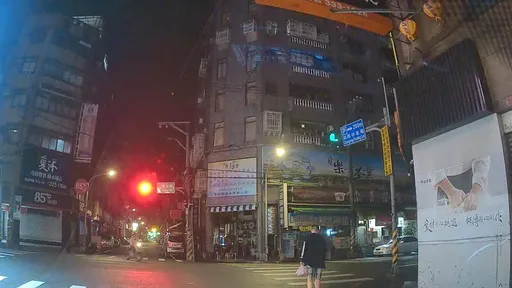 酒駕男趕牌局!左看右看沒向前看 闖紅燈被逮「三缺一」了