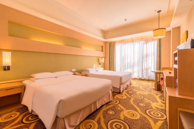 義大皇家飯店推出限時5天，每人1111元的四人房住宿優惠方案。義大皇家飯店提供