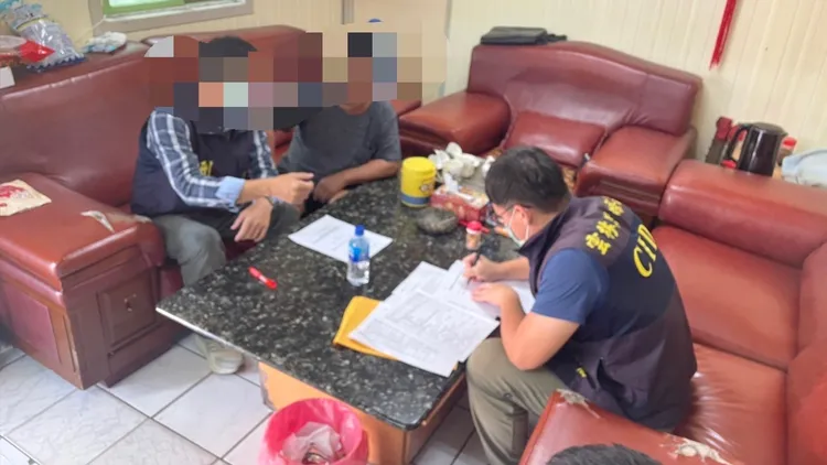 專案小組查扣手機對話紀錄確認簽賭行為，約談蔡男及賭客等人到案。民眾提供