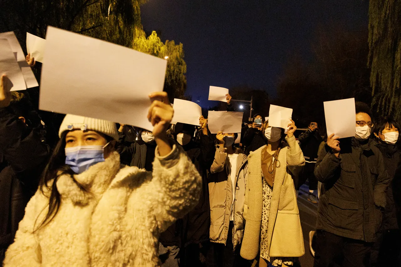 分析家指出,儘管目前的「白紙運動」令習近平尷尬,但遠不足以將他推翻。路透社