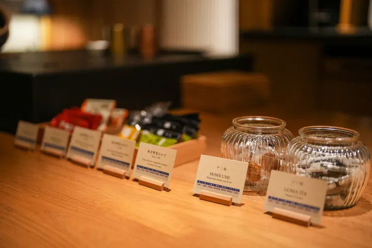 OCHANOMA Lounge免費提供飲料、茶款、掛耳咖啡、點心零食甚至冰品。田欣雲攝