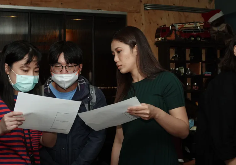 柯孟融主播妻宋燕旻（右）在專訪當天幫忙張羅採訪事宜。陳德興攝