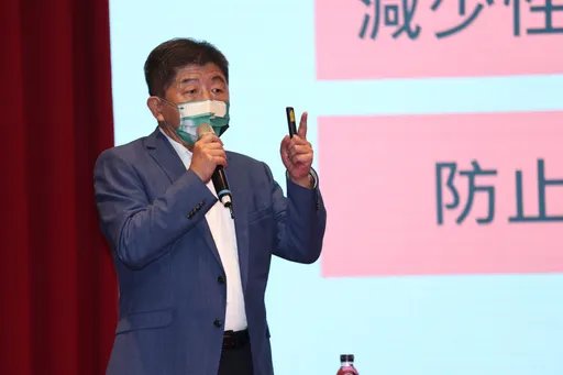 家長戳痛點問：中製抗疫特效藥買不買　陳時中允：會向衛福部反映