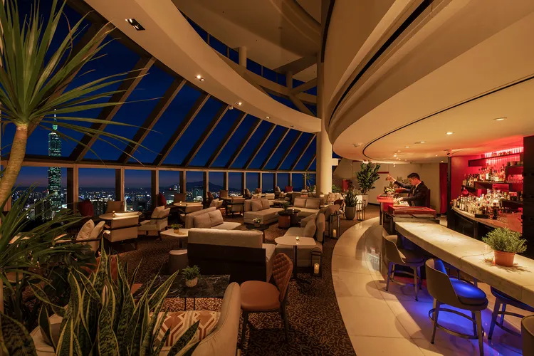 台北遠東香格里拉6樓遠東Café自助餐廳特別推出回饋感恩價，午晚餐、下午茶時段最低優惠約73折。業者提供