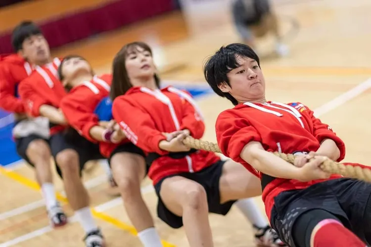 拔河對小豹來說真的大開眼界。翻攝葉慈毓臉書