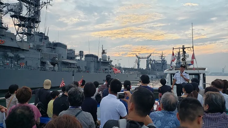 吳港船艦巡遊，感受近在眼前的船艦所帶來的震撼。HIT廣島縣觀光聯盟提供