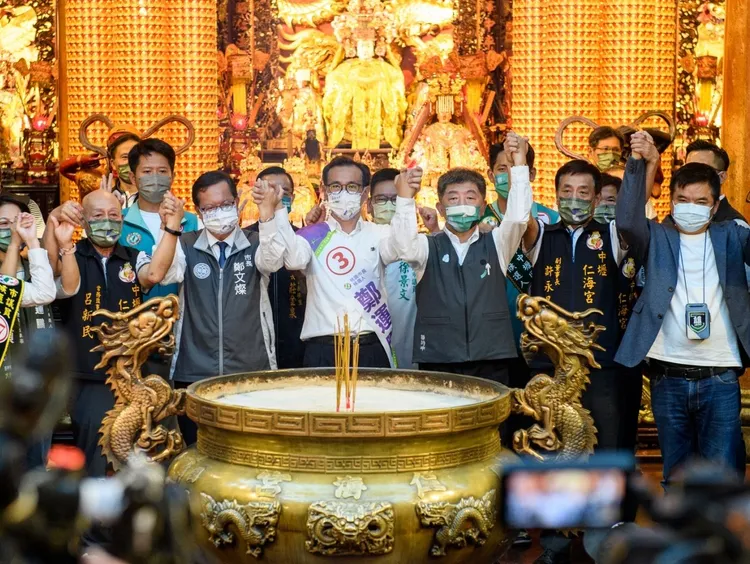 鄭運鵬和陳時中日前在中壢合體造勢。鄭運鵬競辦提供