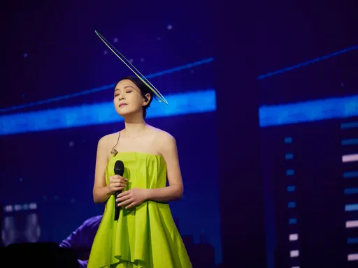 劉若英「拋家棄子」巴黎會議宮開唱 人妻被小鮮肉狂撩