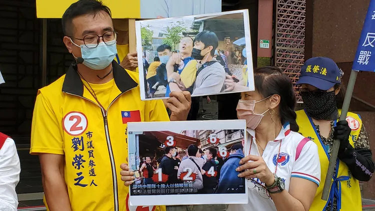 張榮法指控遭到鎖喉、毆打。呂志明攝