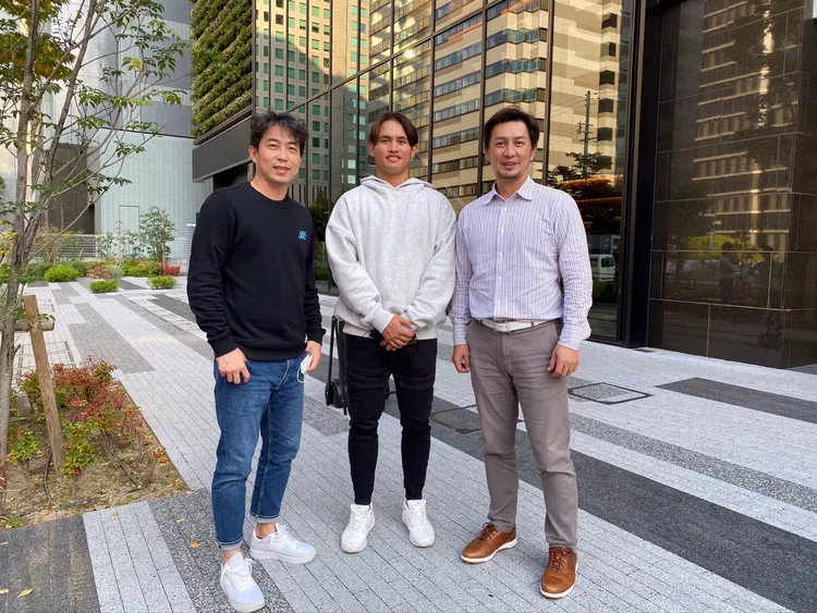 經典賽台灣隊總教練林岳平、教練高志綱赴日詢問台灣旅日選手參賽意願。中職提供