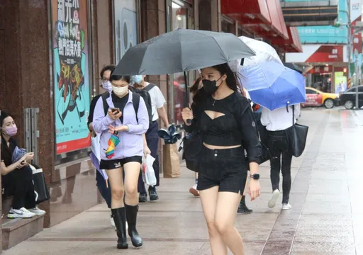 假日出門帶傘加件衣！明雨彈再炸宜蘭　回暖時間是這天