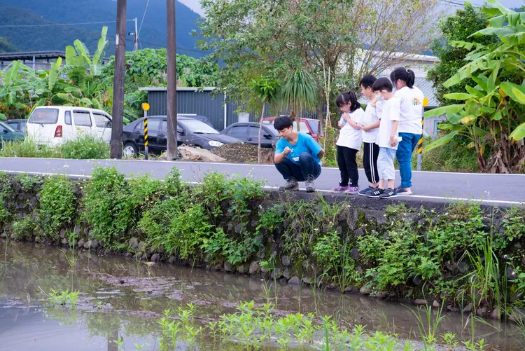 活動帶領孩童認識田園，與大自然0距離接觸。宜蘭力麗威斯汀度假酒店提供