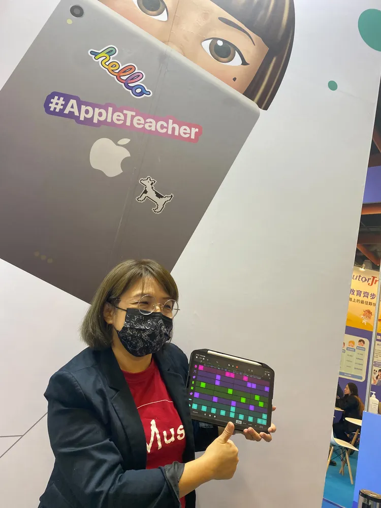 方方老師非常推薦使用《GarageBand》來創作。王雪玲攝