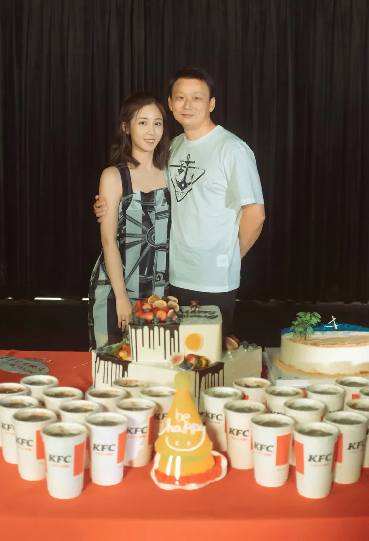 安唯綾（左）會去于中中的劇組探班，很感動他很把她放心上。安唯綾提供