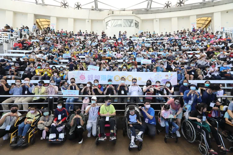 花蓮身心障礙學生親子樂遊海洋公園。縣府提供