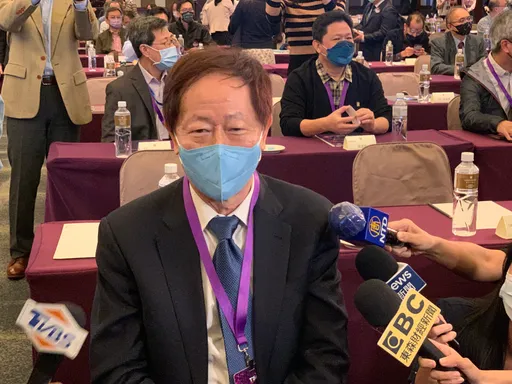 台積電赴美設廠遭疑掏空台灣？　劉德音反駁：年輕人不敢出去才是大問題