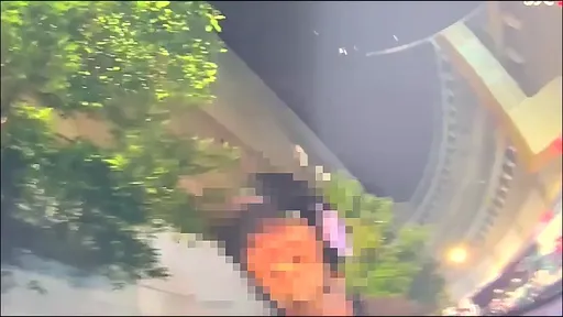 男騎士違規迴轉見小女警脫罩傻笑　一查竟是通緝犯立逮罰單照開