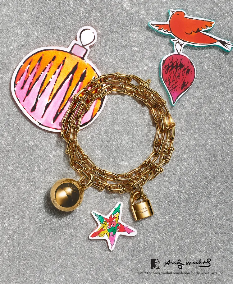 Tiffany HardWear 18K金垂墜球形與鎖扣雙圈手鍊，33萬元。品牌提供