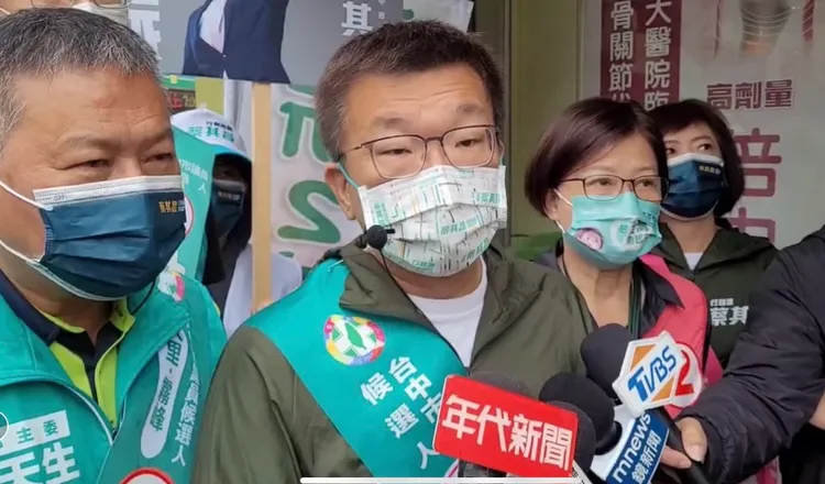 蔡其昌對是否請辭參選立委力拼台中市長謹慎表示「團隊會討論。」蔡其昌競總提供