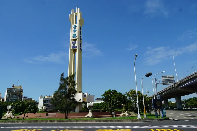 看好人口紅利及建設利多，明年不少品牌建商搶進海線。王鈞生生攝