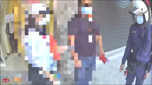 米克斯犬興奮撲上前想一起玩 慘遭貴賓狗主人噴辣椒水攻擊