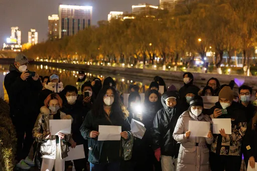 中国掀「白纸革命」! 招名威:自由在台湾如空气「珍惜花30年争取到的幸福」