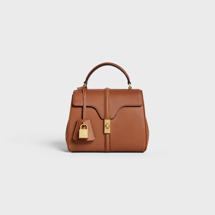 CELINE 16鎖頭小牛皮革迷你手提包，12萬元。品牌提供