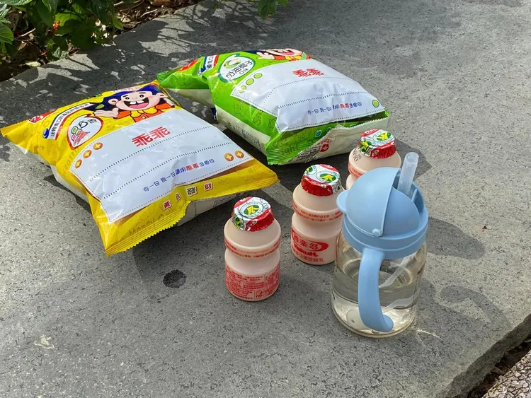 這張為恩恩準備零食的照片逼哭千人。翻攝自恩恩爸臉書