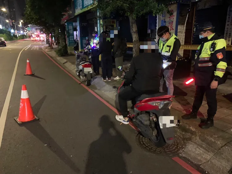 警方提醒，民眾發現有噪音車輛，可多加利用行政院環境保護署設立的檢舉網站通報，共同營造居住安寧及交通安全環境。警方提供