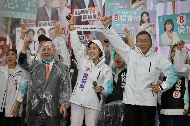 柯文哲、張昭雄出席黃珊珊10月底造勢。資料照片，林林攝。