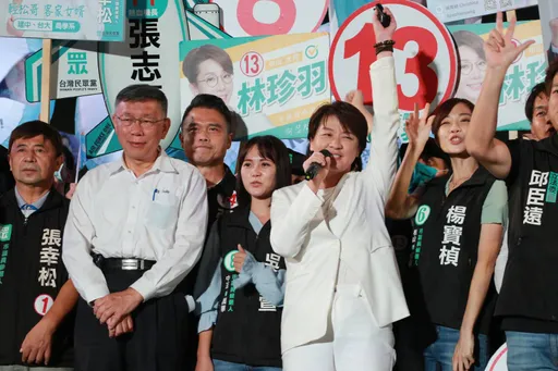 黃珊珊選前之夜｜不怕碾壓！降落市府廣場「準備返工」　大咖站台戳藍票倉