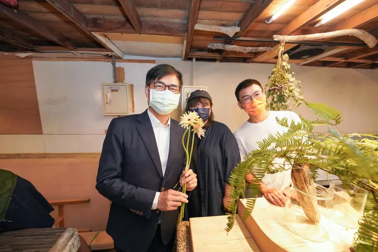 高雄市青年局結合人力銀行，攜手優質在地廠商，共同打造「就業雄青專區」。資料照片