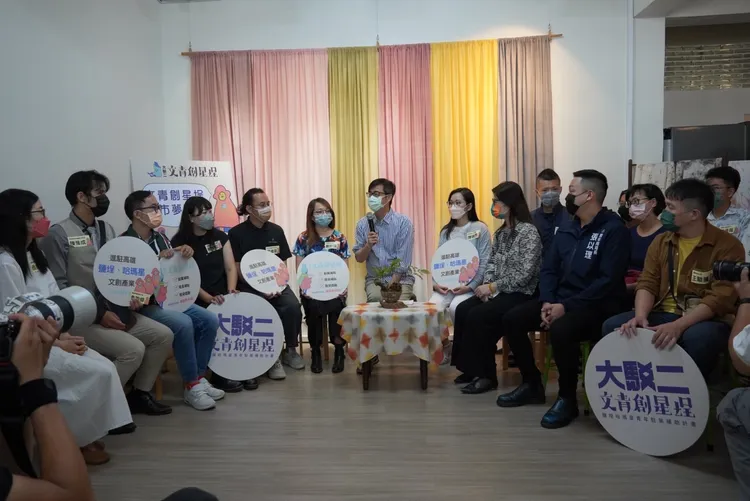 陳其邁鼓勵青年多元職涯探索、設置大港青年實習站。資料照片