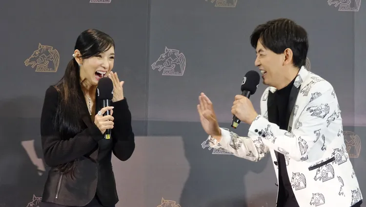 黑木瞳（左）大展親和力，讓黃子佼（右）直呼「有夠沒有包袱的」。莊宗達攝
