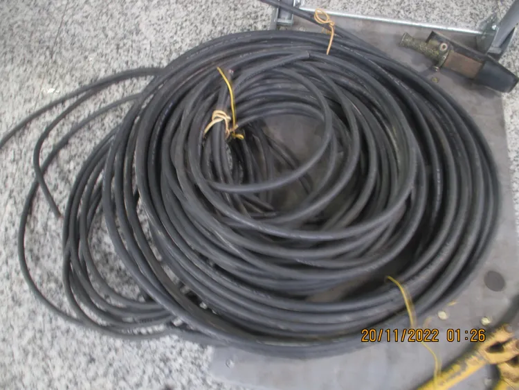 蘇男行竊的電纜線。讀者提供