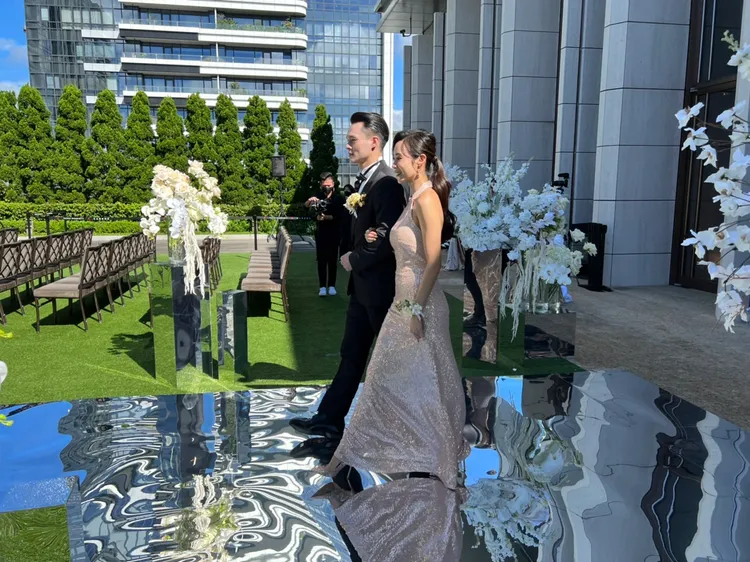 康茵茵（右）和廖家陞。趙大智攝