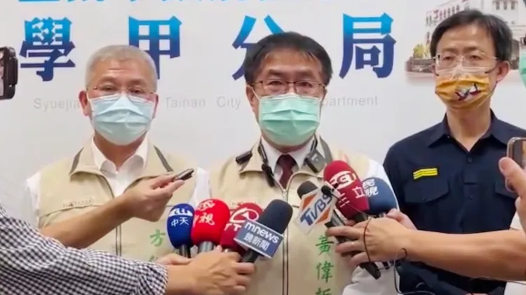 市長黃偉哲於案發當天到分局關切。資料畫面