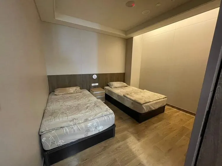 最驚喜的是還有隔出一間小套房。翻攝爆廢公社