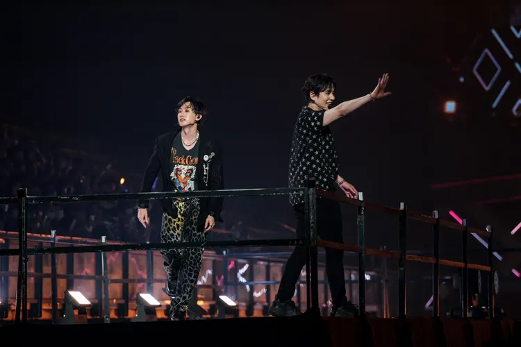 圭賢（右）揪粉夢中相見一起睡覺，銀赫虧粉絲會很忙。超級圓頂提供