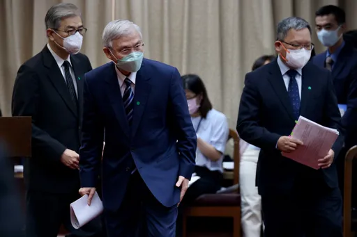 台灣「財經三巨頭」同框!立委問:國安基金撐得住嗎? 財長這樣說